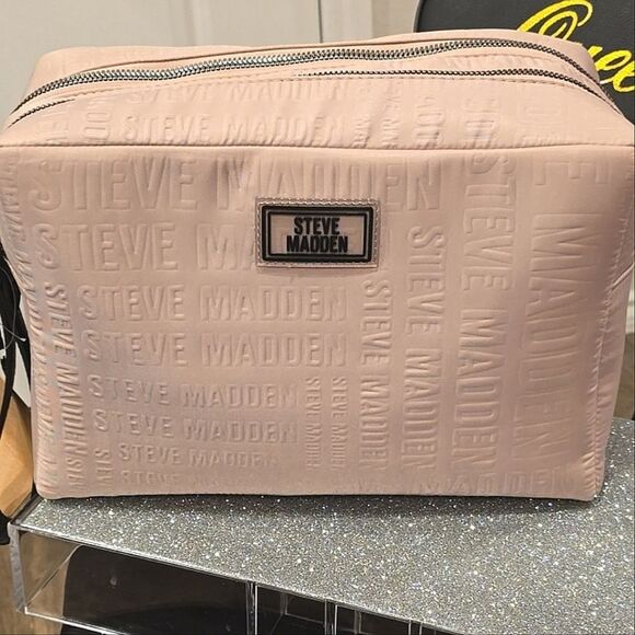 Steve Madden Embossed Logo Double Zip Nylon XL Cosmetic Bag- Blush - Picture 4 of 12